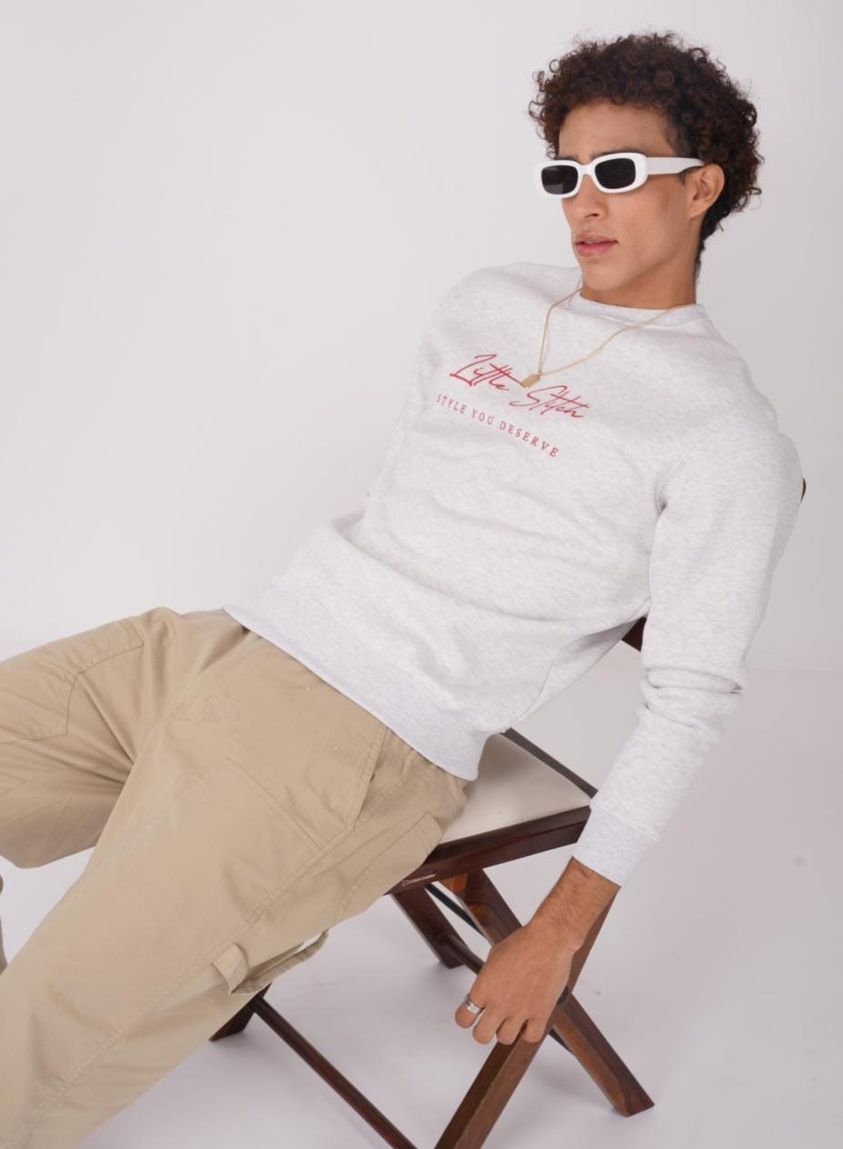 SIMPLE AND AESTHETIC : WHITE SWEATSHIRT FOR NEW GENERATION - Image 6