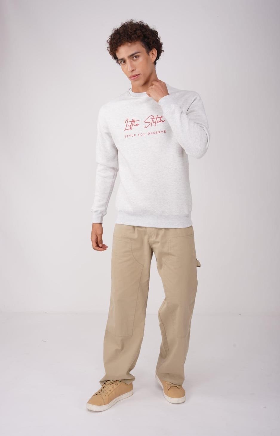 SIMPLE AND AESTHETIC : WHITE SWEATSHIRT FOR NEW GENERATION